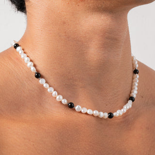 Onyx Real Pearl Necklace (Silver)